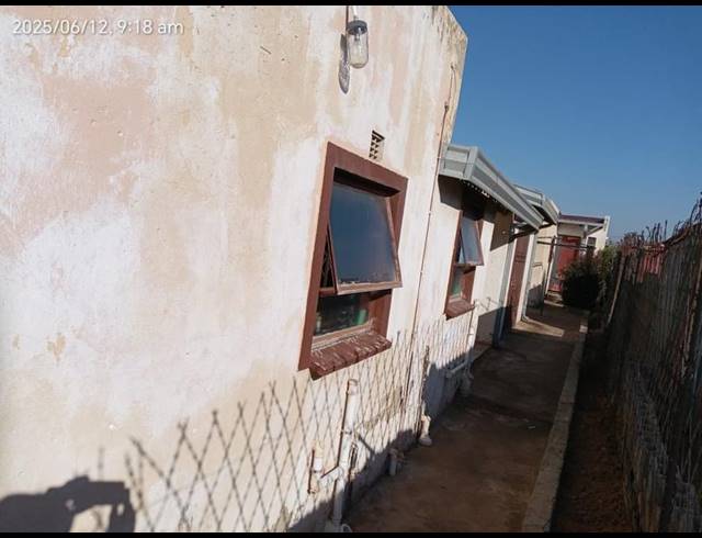 3 BEDROOM HOUSE FOR SALE IN CLOVERDENE